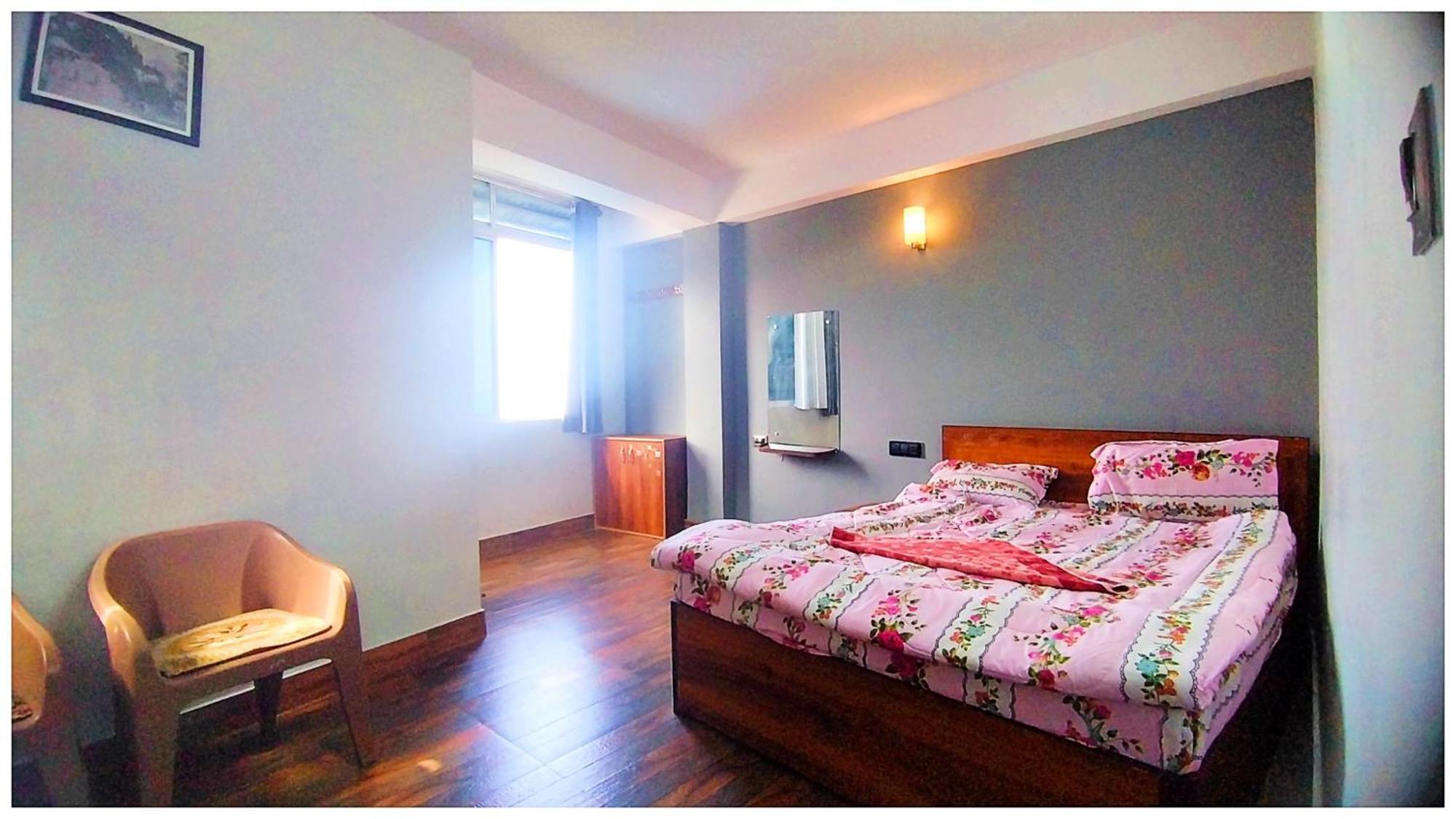 Hotel Premium Pitstop Near Railway Station Best Hotel In Darjeeling 다르질링 외부 사진