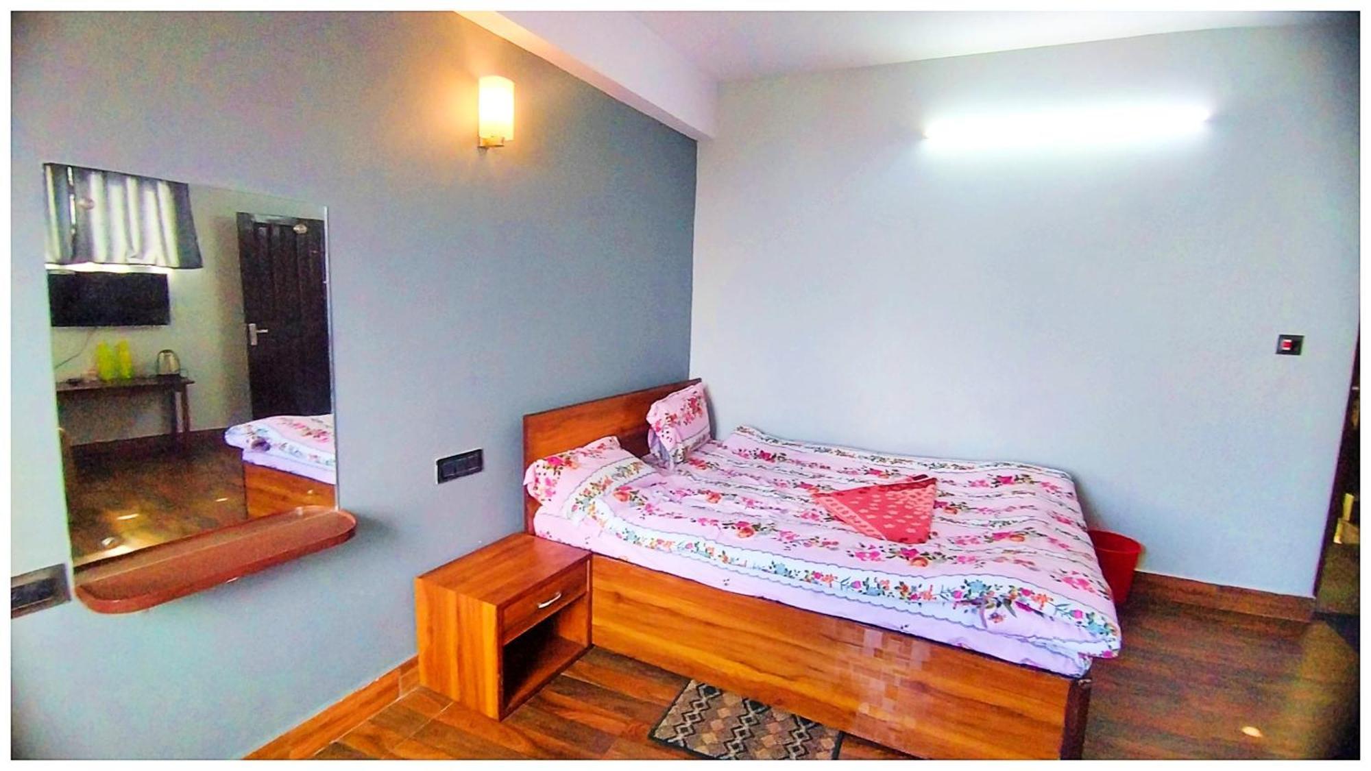 Hotel Premium Pitstop Near Railway Station Best Hotel In Darjeeling 다르질링 외부 사진